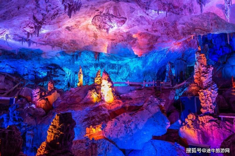 探索奇妙世界,加入夫妻一方网上通缉在逃,另一方可以离婚吗。需要什么手续?蜗牛问答平台!