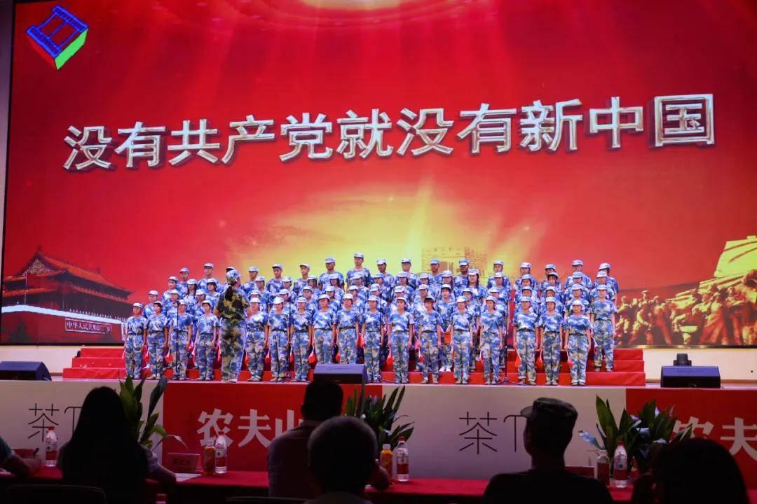 五吨煤叔叔第一天用去2/5第二天用去6/15吨两天去的同样多对吗？游戏画面