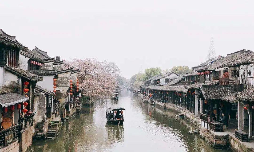 市自然资源和规划局相关负责同志到驻点村走访慰问困难群众